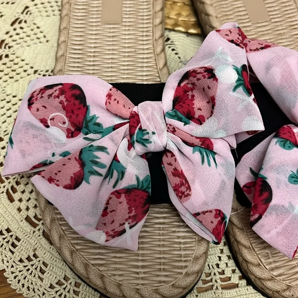 SHEIN Pink Strawberry‎ Bow Sandals